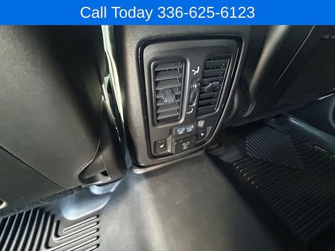 Used 2023 Dodge Durango R/T AWD/4WD image 18