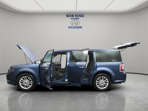 Used 2019 Ford Flex SEL FWD image 3