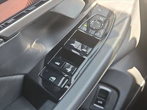 Used 2026 BMW i5 eDrive40 w/ Premium Package AWD/4WD image 19