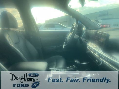 Used 2024 Kia Sorento S w/ Panoramic Sunroof Package image 5