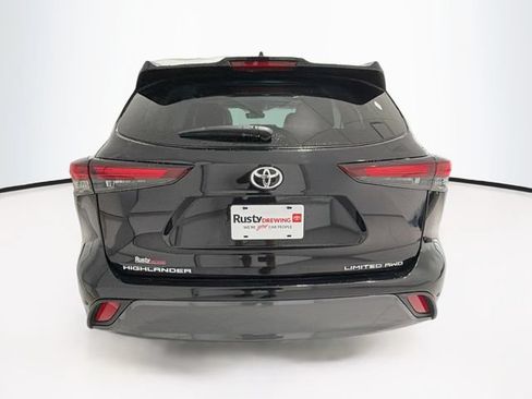Certified 2025 Toyota Highlander Limited AWD/4WD image 5