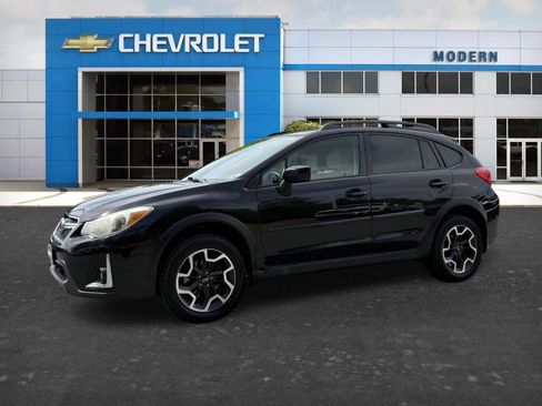 Used 2017 Subaru Crosstrek 2.0i Premium w/ Moonroof Package AWD/4WD image 1