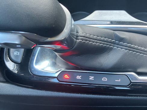 Certified 2025 Buick Encore GX Avenir image 29