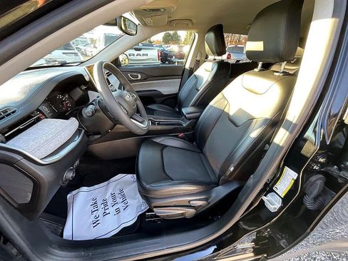 Used 2022 Jeep Compass Latitude image 14