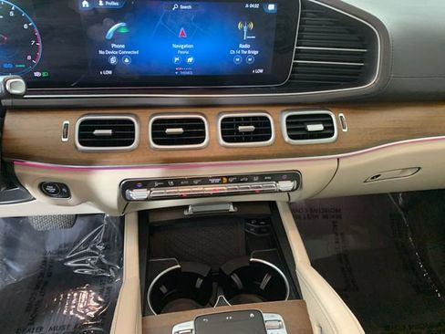 Used 2020 Mercedes-Benz GLS 450 4MATIC image 30