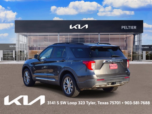 Used 2020 Ford Explorer XLT w/ Equipment Group 202A AWD/4WD image 4
