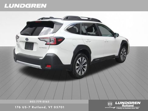 Used 2023 Subaru Outback Limited image 3