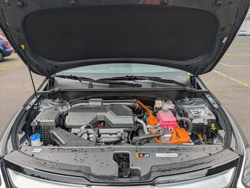 Used 2025 Kia Sportage SX Prestige image 40