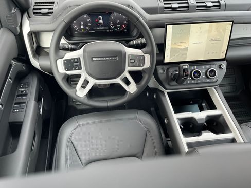 Used 2026 Land Rover Defender 110 X-Dynamic SE AWD/4WD image 27