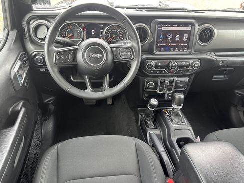 Used 2023 Jeep Gladiator Sport image 6
