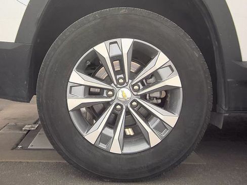 Used 2025 Chevrolet Equinox LT FWD image 30