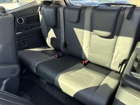 Used 2023 Subaru Ascent Onyx Edition Limited image 13