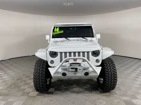 Used 2016 Jeep Wrangler Unlimited Rubicon AWD/4WD image 18