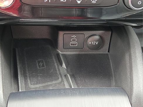 Certified 2025 Ford Escape SE w/ PHEV Premium Package FWD image 19