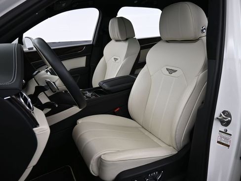 Certified 2023 Bentley Bentayga Plug-In Hybrid AWD/4WD image 5
