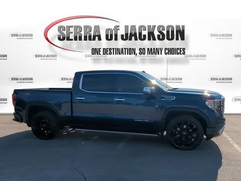 Used 2023 GMC Sierra 1500 Denali w/ Denali Reserve Package image 9