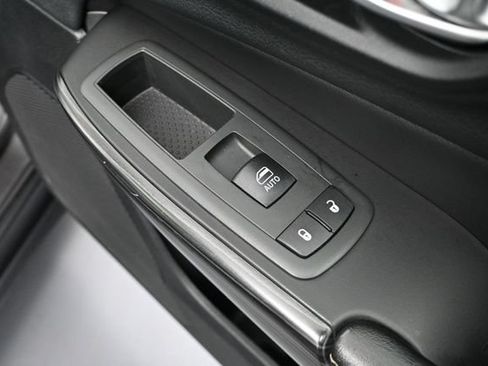 Used 2015 Jeep Cherokee Limited w/ Luxury Group AWD/4WD image 48