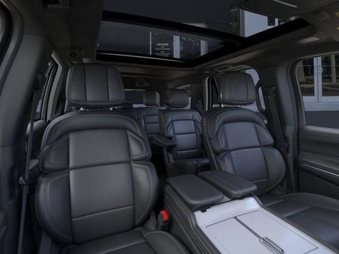 New 2025 Lincoln Navigator Reserve w/ Jet Appearance Package image 10
