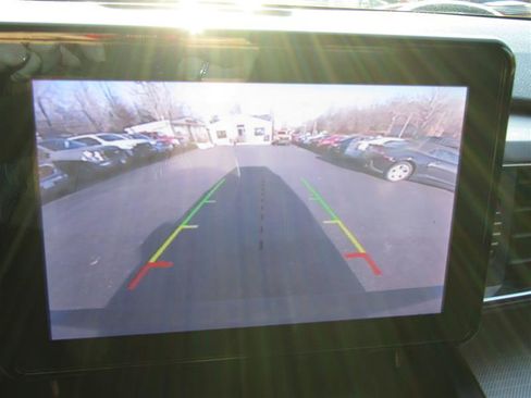 Used 2020 Ford Explorer XLT w/ Equipment Group 202A image 21