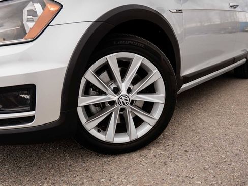 Used 2017 Volkswagen Golf Alltrack SE image 15