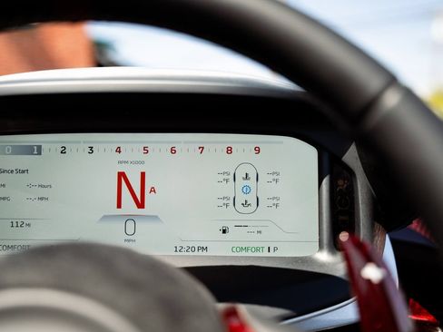 Used 2021 McLaren Elva RWD image 19