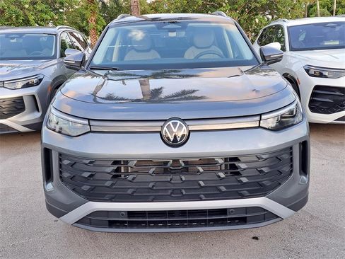 New 2026 Volkswagen Tiguan SE image 2