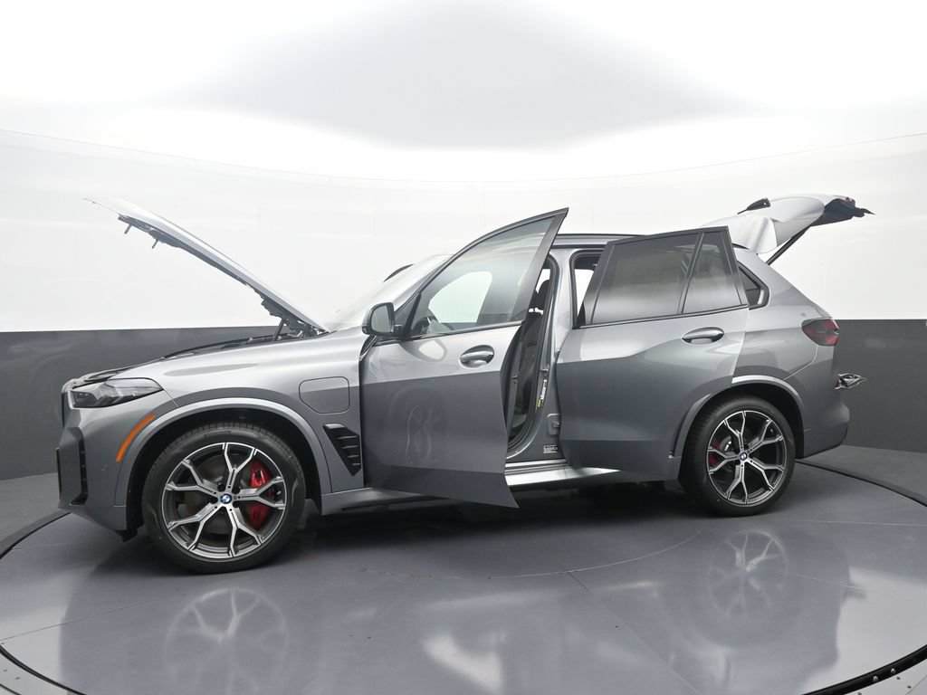 New 2026 BMW X5 xDrive50e w/ M Sport Package AWD/4WD image 41