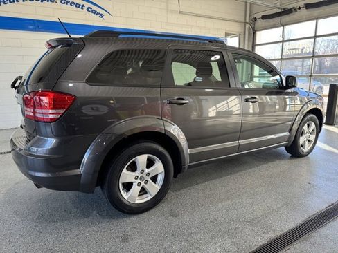 Used 2016 Dodge Journey SE w/ Flexible Seating Group image 11