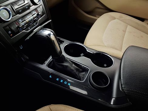 Used 2017 Ford Explorer XLT w/ Equipment Group 201A image 21