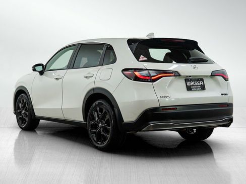 Used 2023 Honda HR-V Sport image 3