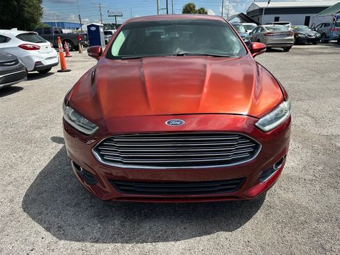Used 2014 Ford Fusion SE FWD image 2