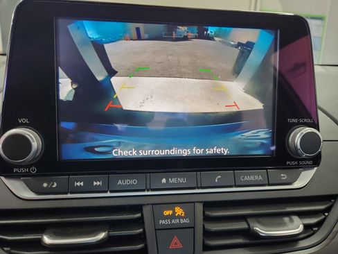 Used 2024 Nissan Altima 2.5 SV FWD image 14