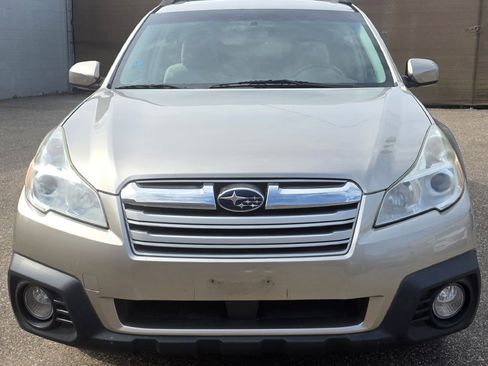Used 2014 Subaru Outback 2.5i Premium w/ Moonroof Package AWD/4WD image 3