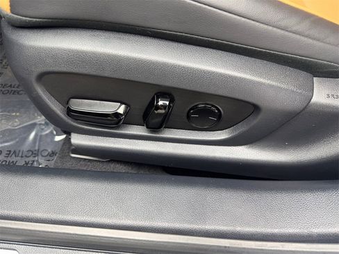 Used 2023 Lexus ES 300h w/ Premium Package image 30