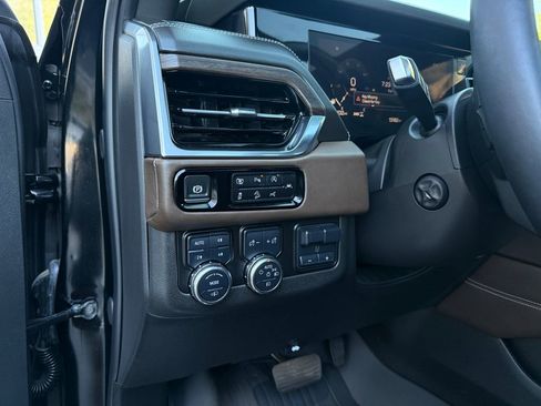 Used 2025 GMC Yukon Denali Ultimate image 37
