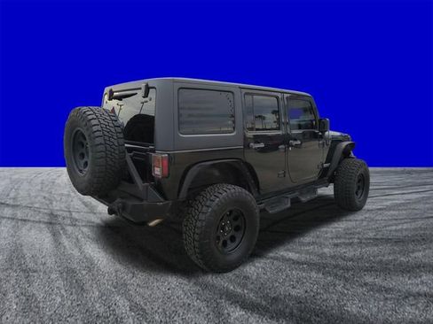 Used 2012 Jeep Wrangler Unlimited Rubicon w/ Connectivity Group AWD/4WD image 4