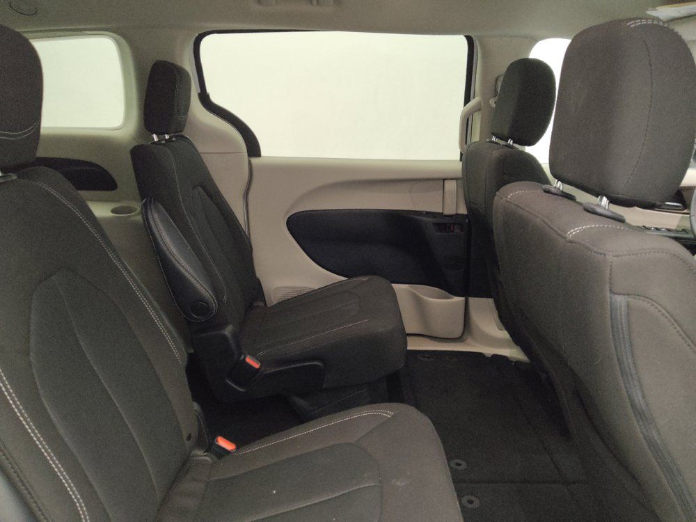 Used 2023 Chrysler Voyager LX FWD image 19