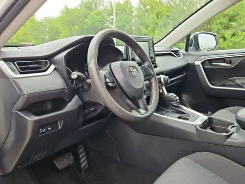 Used 2021 Toyota RAV4 XLE AWD/4WD image 10