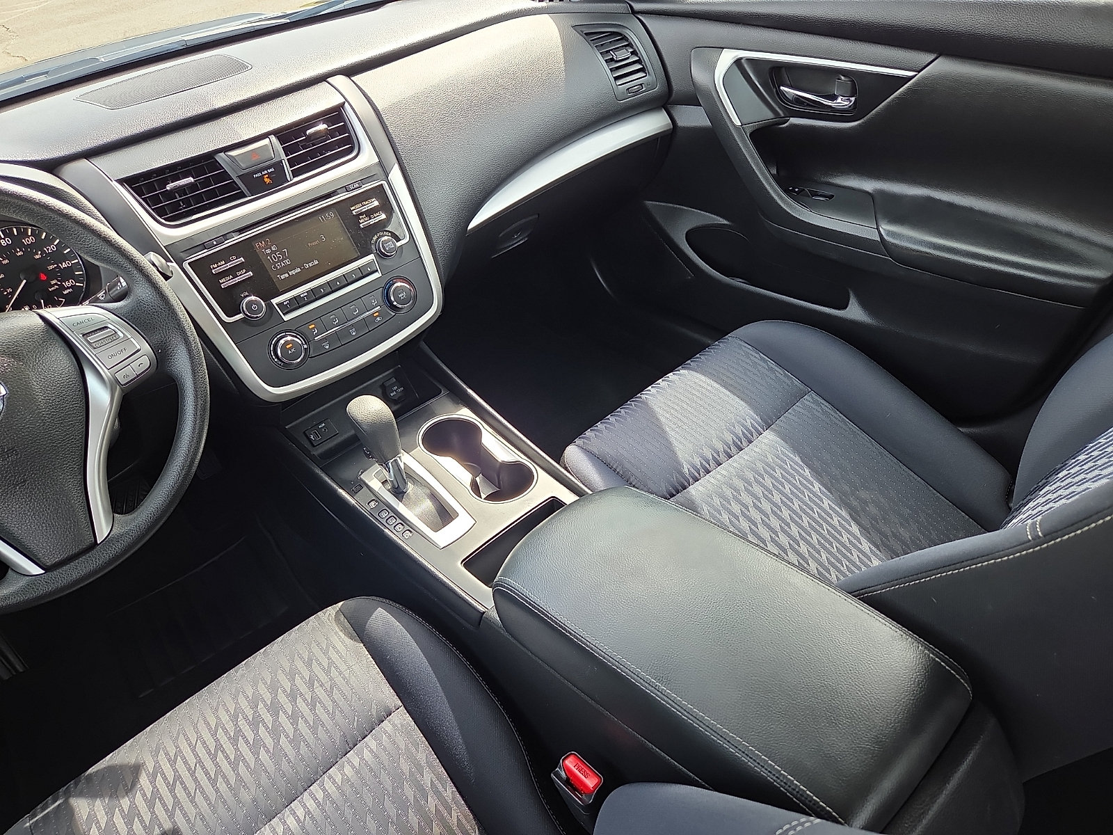 Used 2018 Nissan Altima 2.5 S FWD image 12
