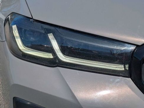 Used 2022 BMW M550i xDrive M550i xDrive w/ Executive Package image 9