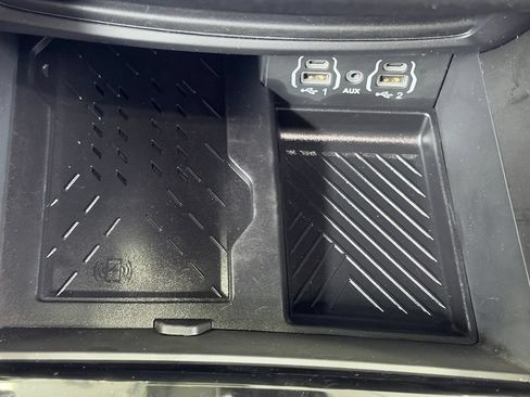 Used 2025 Chrysler Pacifica Limited FWD image 47
