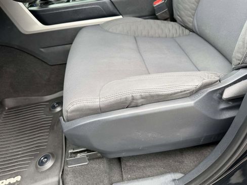 Used 2022 Toyota Tundra SR5 AWD/4WD image 17