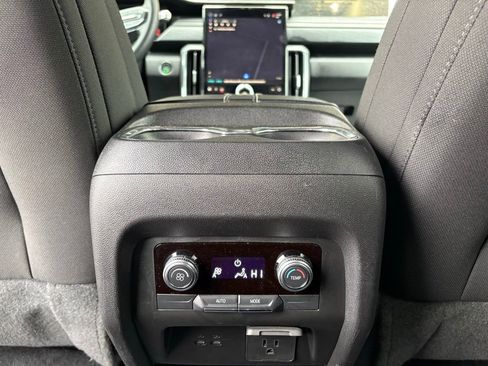 Used 2025 GMC Acadia Elevation image 46