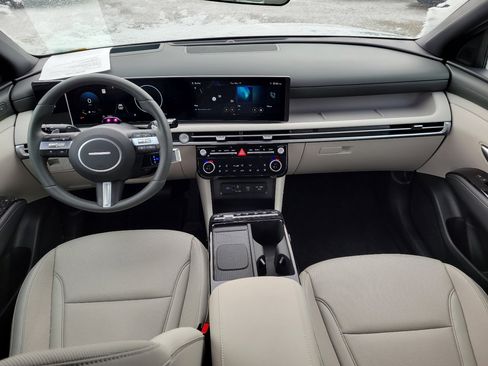 Used 2025 Hyundai Tucson Limited image 10