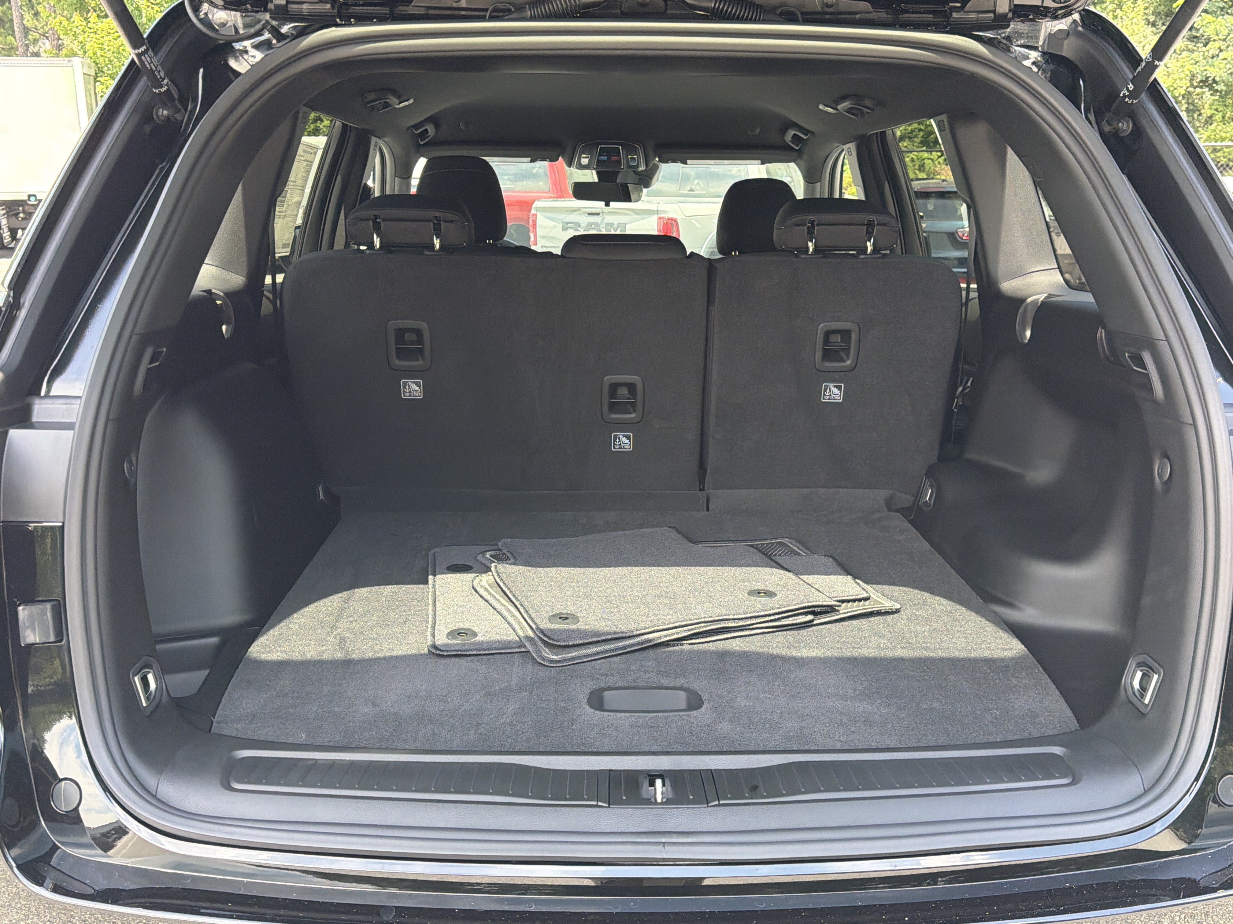 New 2026 Jeep Grand Cherokee Laredo RWD image 22