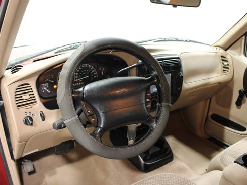 Used 1999 Ford Ranger XL AWD/4WD image 2