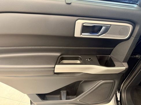 Used 2021 Ford Explorer Limited w/ Hybrid Equipment Group 310A image 18