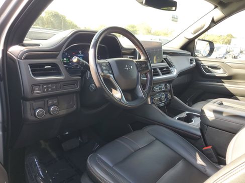 Used 2023 Chevrolet Suburban RST w/ Luxury Package image 9