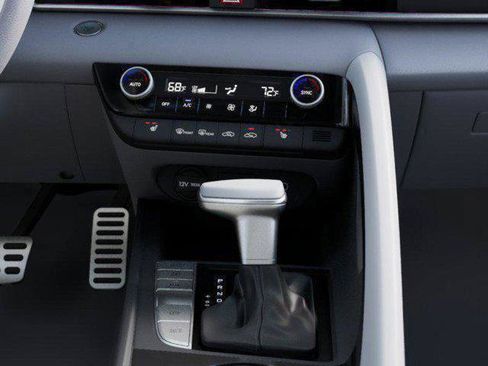 New 2026 Hyundai Elantra SEL Sport FWD image 16