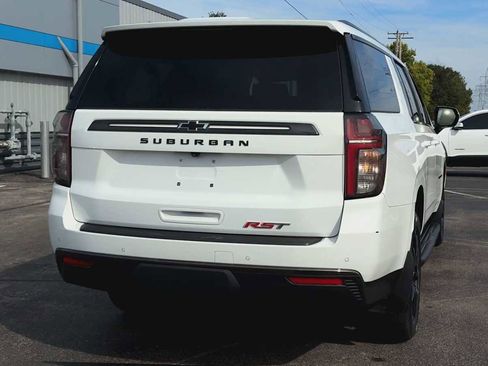 Certified 2021 Chevrolet Suburban RST image 3